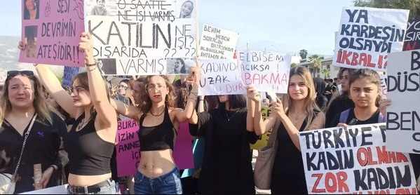 İskenderun’da Kadın Cinayetlerine protesto