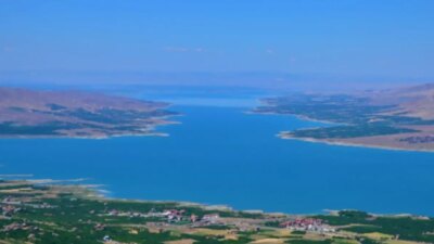 Kale ilçesinin hangi bölgede olduğu ve hangi ile bağlı olduğu