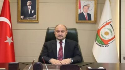 Siyaset gündemine dair yorumları ile dikkatleri çeken Kasım Gülpınar izleyicilerin