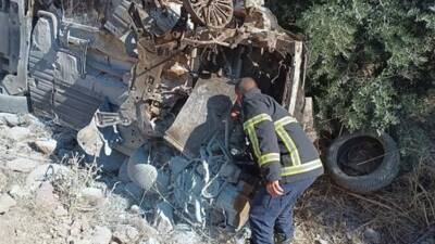 Hassa’da kontrolden çıkan araç zeytin bahçesine uçtu, 5 yaralı itfaiye