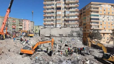 &nbsp; Hatay’da 6 Şubat depremlerinde yıkılan Kule Apartmanı davasının ilk