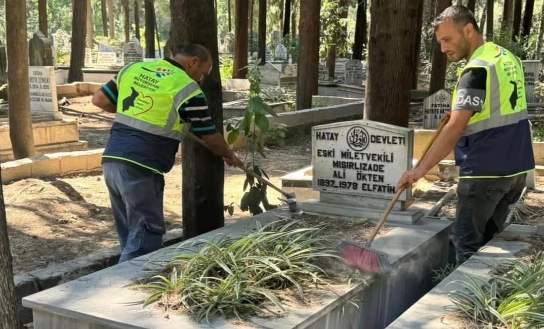 Hatay’ın 15 ilçesindeki mezarlıklar,