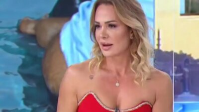 Aramızda Kalmasın programının konuğu Nagihan Karadere oldu. Canlı yayına konuk