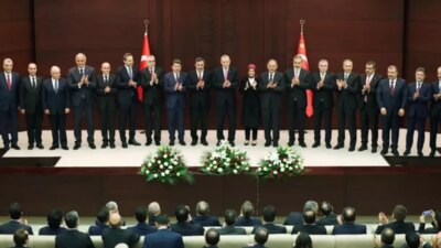 Kabine değişecek mi, merak ediliyordu. Gerçekleştirdiği resmi ziyaretlerin ardından Türkiye’ye