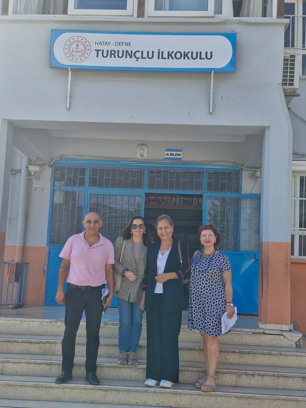 Turunçlu İlkokuluna elbirliği ile okul forması