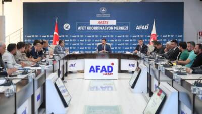 Hatay Valisi Mustafa Masatlı başkanlığında yapılan toplantıda, kırsal bölgelerde depreme