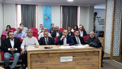 Dörtyol Belediye Meclisi’nin CHP’li üyeleri, Esenyurt Belediye Başkanı Ahmet Özer’in