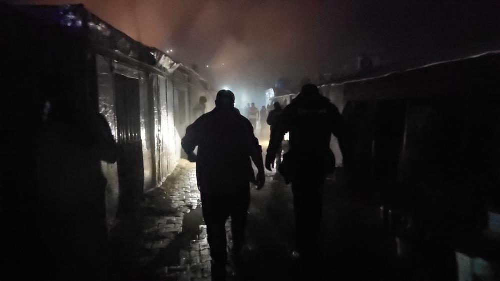 Hatay'ın Kırıkhan ilçesinde depremzedelerin