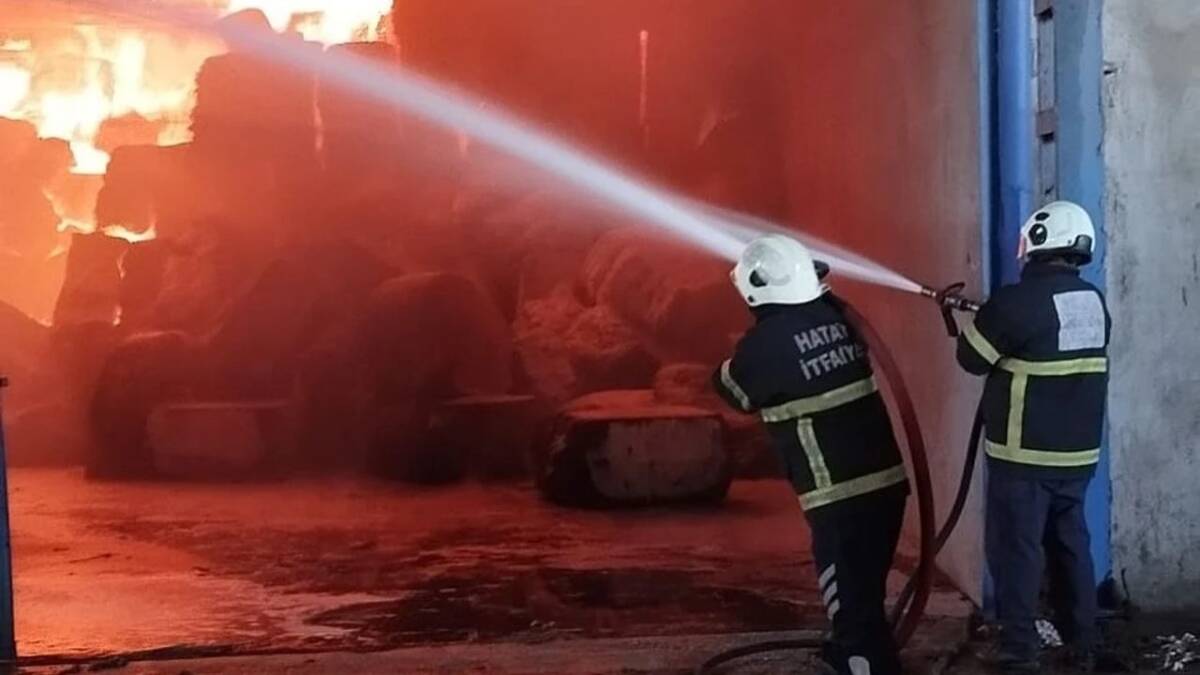 Hatay’ın Hassa İlçesinde Çırçır Fabrikasında Yangın Çıktı