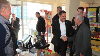 Hatay Valisi Mustafa Masatlı, Defne ilçesindeki esnafları ziyaret ederek sorunlarını