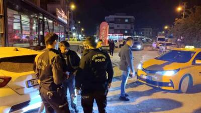 Hatay’ın İskenderun ilçesinde, gece saatlerinde gerçekleştirilen huzur ve asayiş uygulaması,