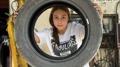 Muğla'nın Ula ilçesinde yaşayan Duygu Tokalaş, üniversite eğitimi yerine babasının