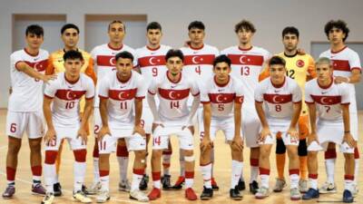 : Atakaş Hatayspor’un U-19 takımında forma giyen Ersin Aydemir, U-19