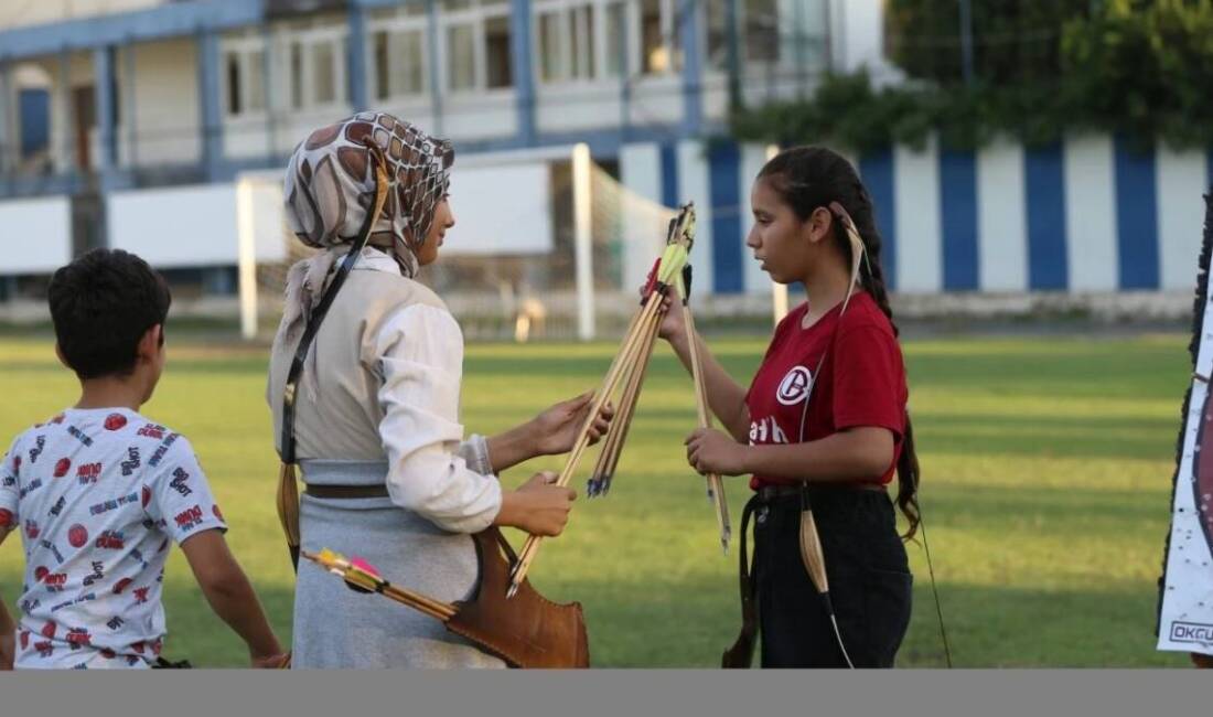 Hatay’da çocuklar okçulukla buluşuyor