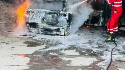 Antakya’da bakım esnasında alev alan FİAT marka araç, yangın sonrası