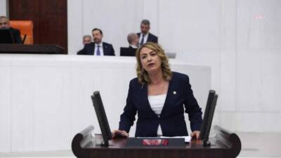 CHP Hatay Milletvekili Nermin Yıldırım Kara, Osmaniye’de esnafı ziyaret ederek