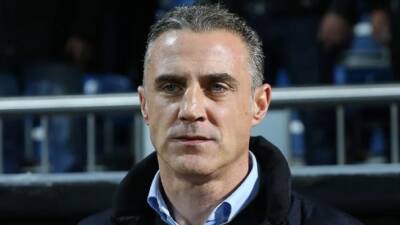 Eski futbolcu ve teknik direktör Tayfur Havutçu, kanser tedavisi gördüğü