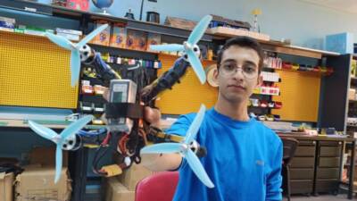 Hatay’ın İskenderun ilçesinde Gençlik Merkezi bünyesinde yer alan DENEYAP Teknoloji