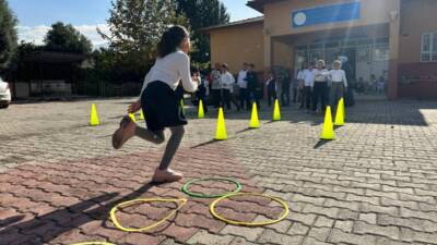 Dörtyol ilçesindeki Nazmiye Muratlı Gençlik Merkezi, öğrencilere yönelik sosyal ve