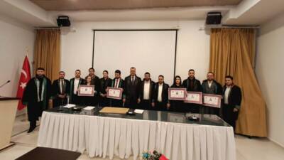 Hatay Barosu, 5 genç hukuk mezununun avukatlık stajlarını başarıyla tamamlamalarının