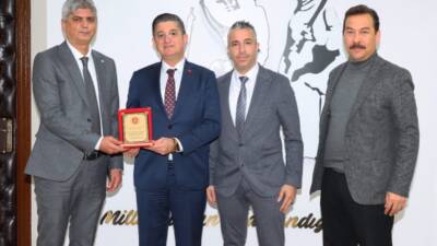 Lösemili çocuklar için düzenlenen kermeste, Dörtyol Belediye Başkanı Bahadır Amaç’a