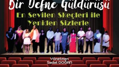 Defne'de, öğretmenlerden oluşan tiyatro ekibi aylar sonra sahneye çıkıyor. Bugün