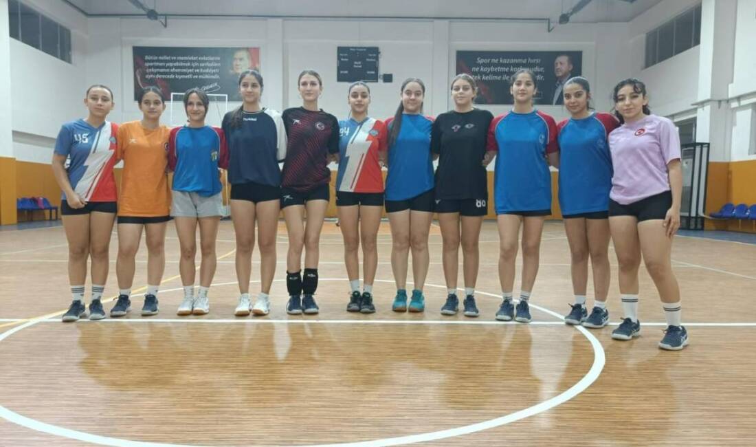 İskenderun Belediyesi Kadın Hentbol Takımı Adana’da