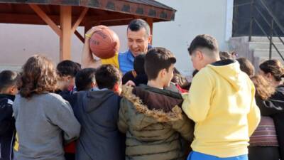 Hatay’da depremde evinin yıkılması nedeniyle sol kolu ampute edilen 52