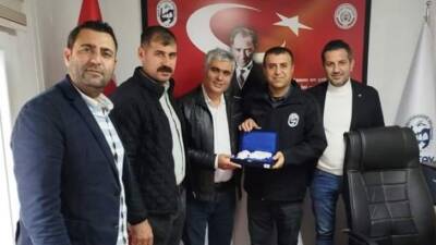 Özçelik İş Sendikası İskenderun Şube Başkanı Mehmet Güngör ve yönetim