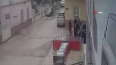 Hatay’da etkili olan kuvvetli rüzgar ve fırtına, günlük yaşamı olumsuz