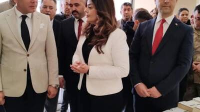 Hatay’ın Erzin ilçesinde bu yıl ikincisi düzenlenen Kitap Fuarı, Öğretmenler