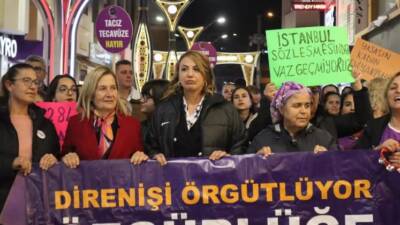 İskenderun’da Kadına Yönelik Şiddete Karşı Uluslararası Mücadele Günü’nde düzenlenen yürüyüşte