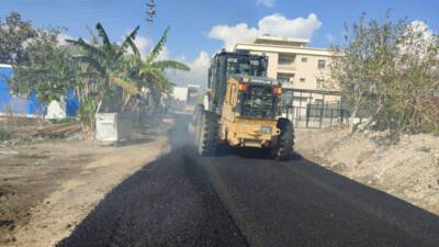 Antakya Belediyesi, 6 kırsal mahallede önemli asfaltlama çalışmaları gerçekleştirdi. Fen