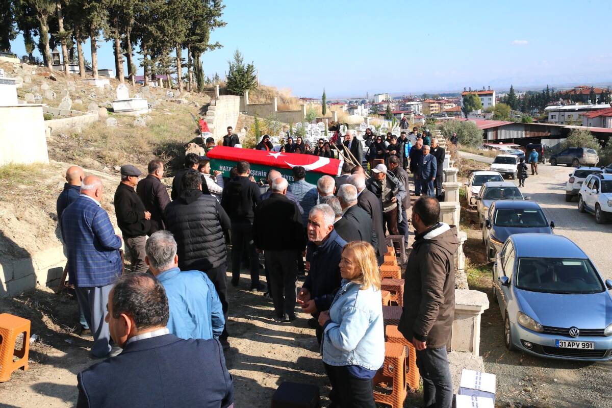 Ankara'da hayatını kaybeden CHP Hatay Milletvekili Gökhan Durgun, Antakya'da toprağa