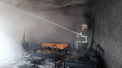 Antakya Serinyol Mahallesi’nde çıkan yangında 3 kişi dumandan etkilenerek hastaneye