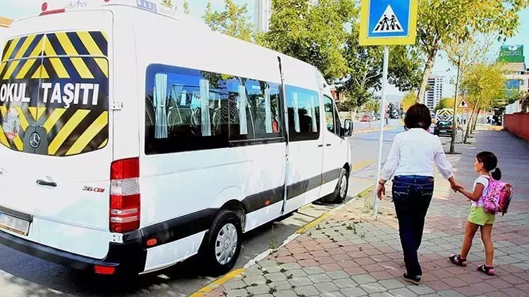 Okul servis araçları yönetmeliğinde