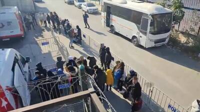 Türkiye genelinde gerçekleştirilen “Kalkan-32” operasyonlarında, 13’ü yabancı uyruklu olmak üzere