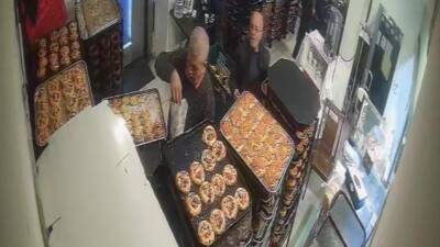 İskenderun’da, bir simit fırınında hırsızlık yapan kadın, polis tarafından 24