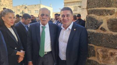 CHP Hatay milletvekili Av. Servet Mullaoğlu, yerine kayyum atanan Mardin