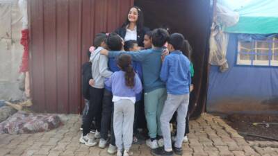 Hatay’da depremin vurduğu sınır köyünde öğretmenlik yapan Melahat Ayaz, ‘ev