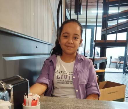 İskenderunlu 14 yaşındaki Aylin, okul çıkışında kayboldu. Babasını 6 Şubat