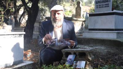 Hatay'da yaşayan Ahmet Ak, 2021 yılında meme kanserine yakalanan ve