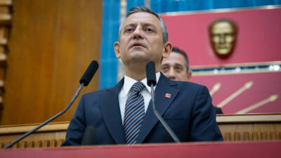 CHP Genel Başkanı Özgür Özel, 6 Şubat depremi sonrası Hatay’da