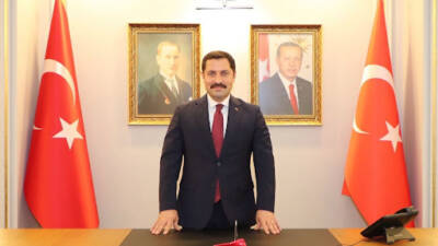 Hatay Valisi Mustafa Masatlı, 24 Kasım Öğretmenler Günü kapsamında, öğretmenlerin