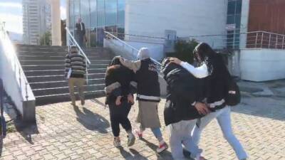 Hatay Emniyet Müdürlüğü’nün yaptığı çalışmalar sonucunda, İskenderun ilçesinde aranan iki