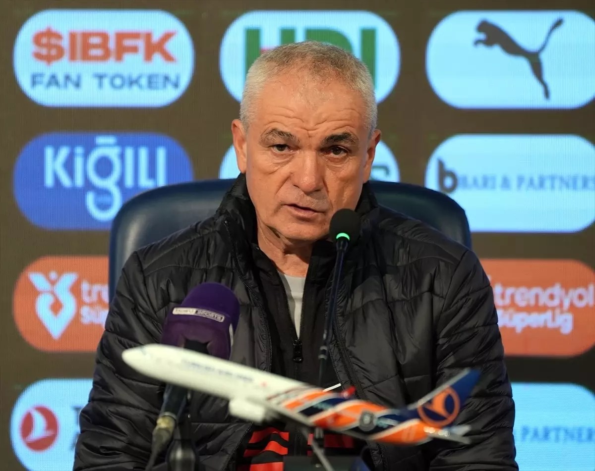 Hatayspor Teknik Direktörü Rıza Çalımbay, takımdaki eksikliklere dikkat çekerek transfer