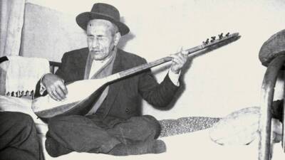 Büyük halk ozanı Aşık Veysel’in hayatı beyazperdeye taşınıyor. “Uzun İnce