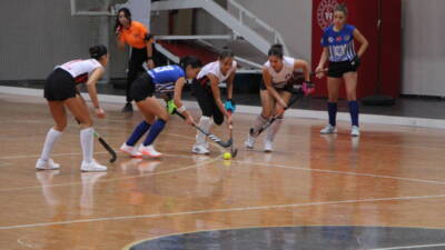 Salon Hokeyi Kadınlar Süper Ligi'nin 2024-2025 sezonu Alanya’da heyecan dolu