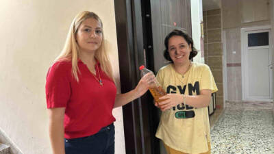 Hatay’ın İskenderun ilçesinde, Pirireis Mahallesi Muhtarı Hilda Cöcen Koku, kanalizasyon