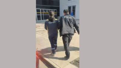 Hatay Emniyet Müdürlüğü görevlilerince gerçekleştirilen aranan şahıslarla ilgili operasyon kapsamında,